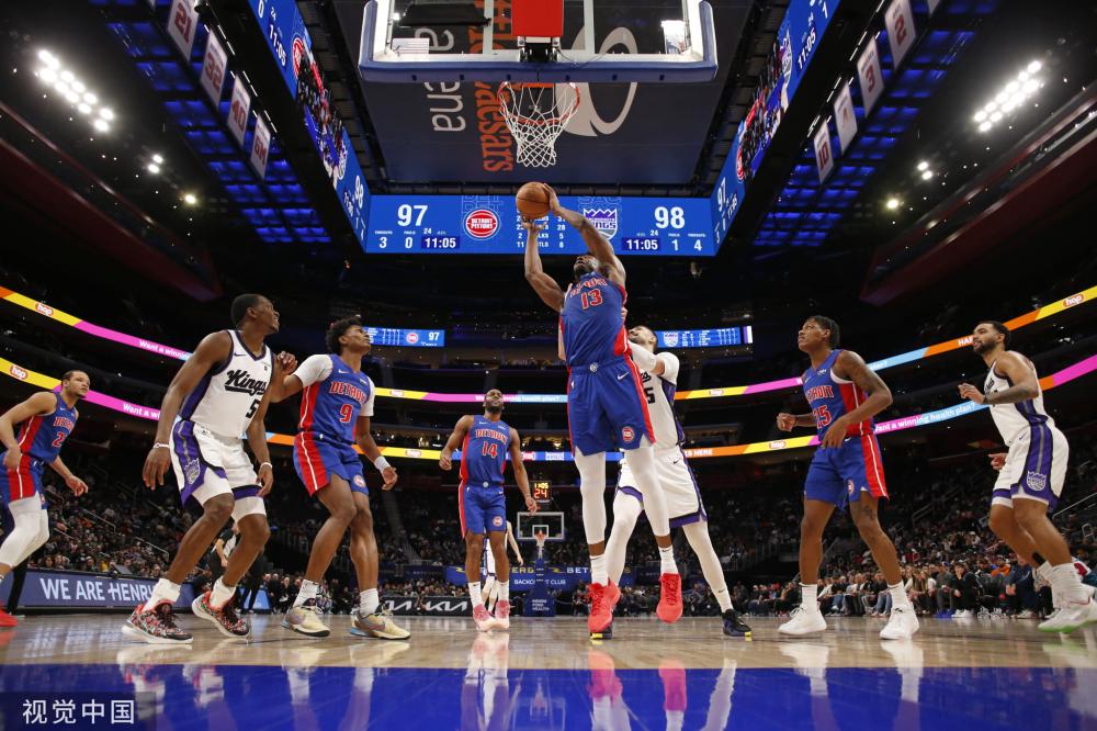 女士接到一 女士接到一